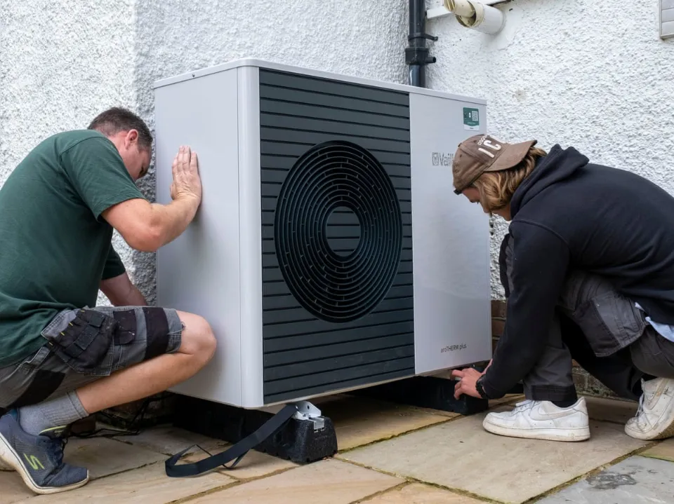 How to Install a Heat Pump System? Installation Guide - Power Your Feed